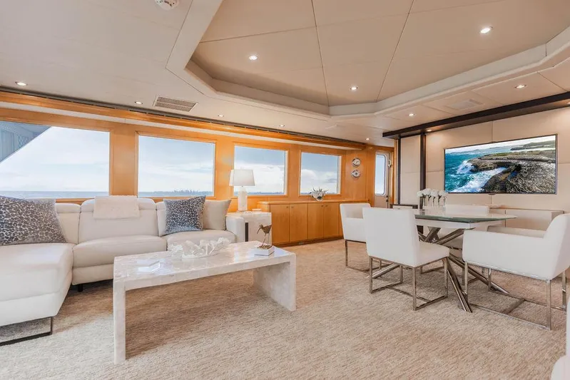 Perfect Lady Yacht Photos Pics 