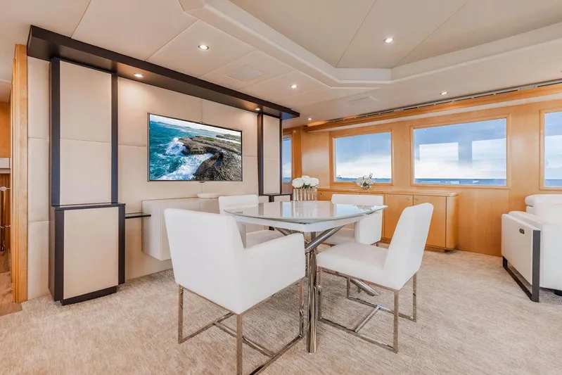 Perfect Lady Yacht Photos Pics 