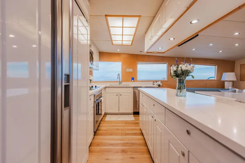 Perfect Lady Yacht Photos Pics 