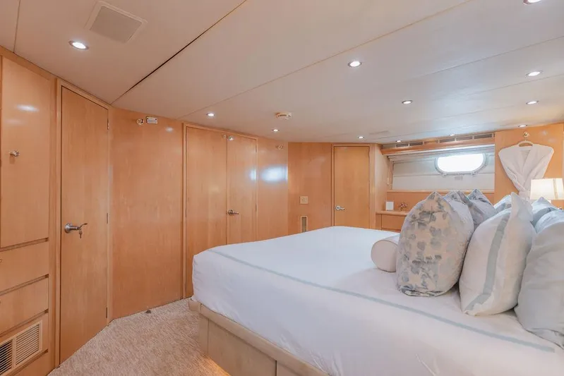 Perfect Lady Yacht Photos Pics 