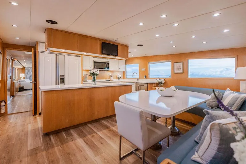 Perfect Lady Yacht Photos Pics 