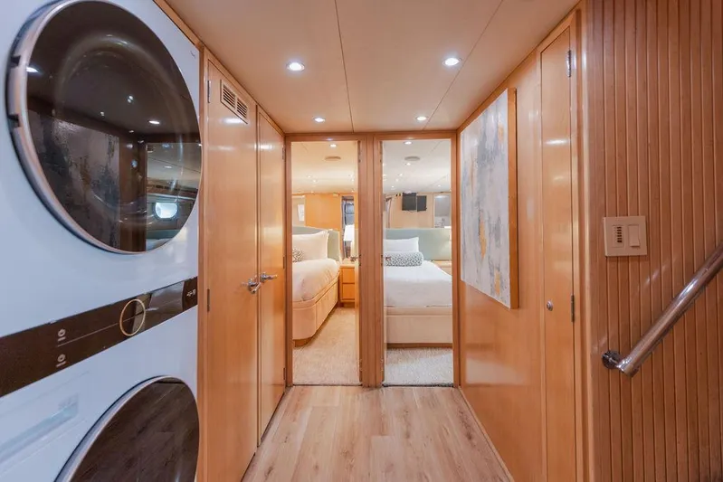 Perfect Lady Yacht Photos Pics 