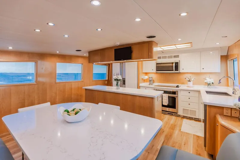 Perfect Lady Yacht Photos Pics 