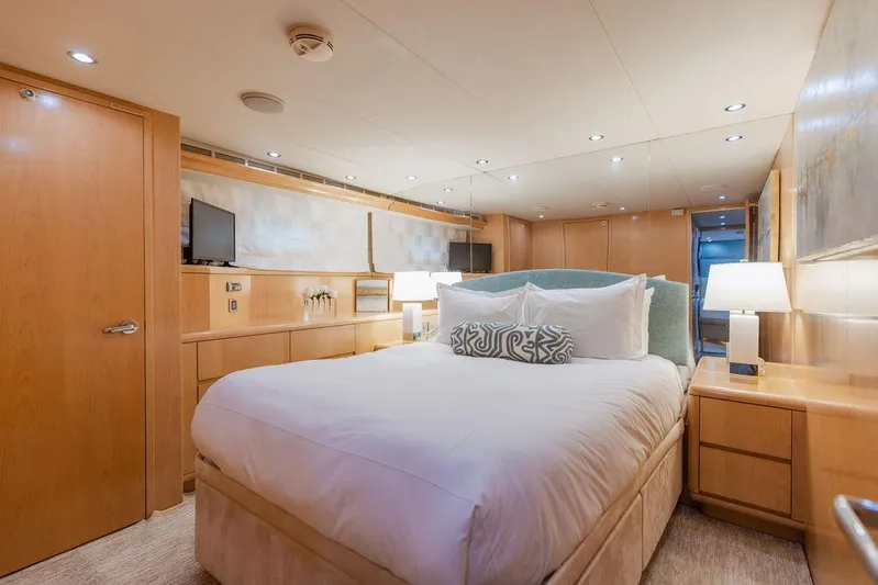 Perfect Lady Yacht Photos Pics 