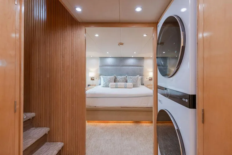 Perfect Lady Yacht Photos Pics 