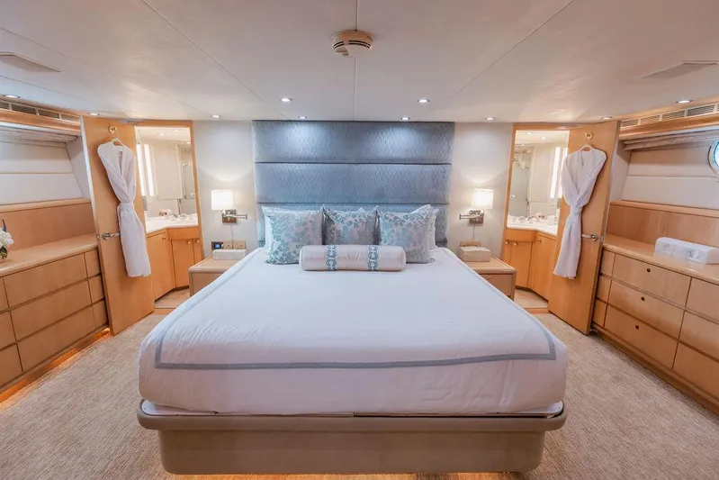 Perfect Lady Yacht Photos Pics 