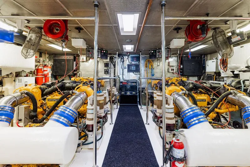 Perfect Lady Yacht Photos Pics 