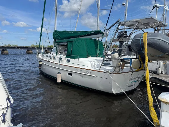 Soundwaves Yacht Photos Pics 