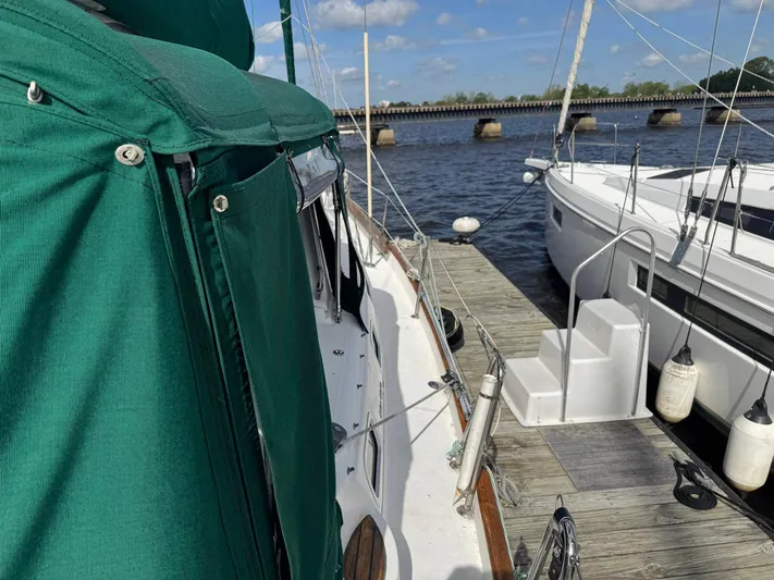 Soundwaves Yacht Photos Pics 