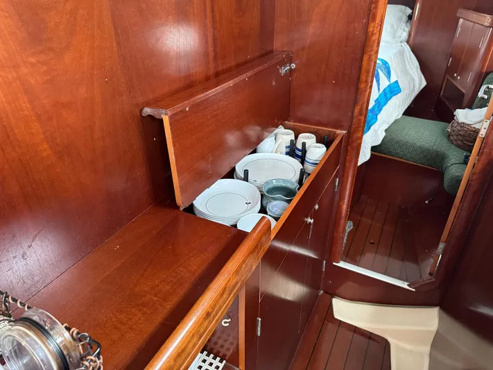 Soundwaves Yacht Photos Pics 