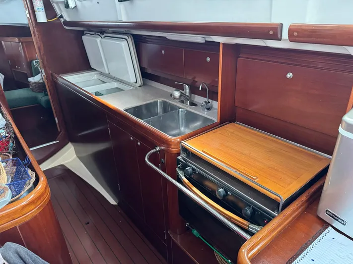 Soundwaves Yacht Photos Pics 