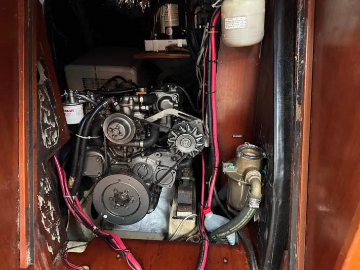 Soundwaves Yacht Photos Pics 