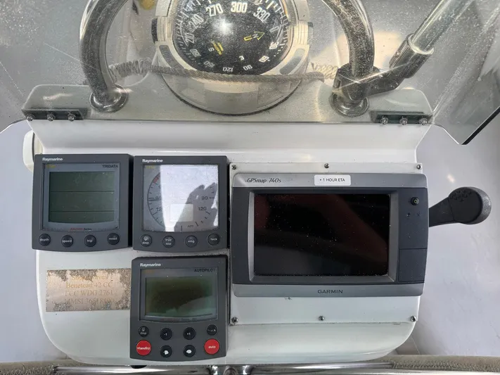 Soundwaves Yacht Photos Pics 