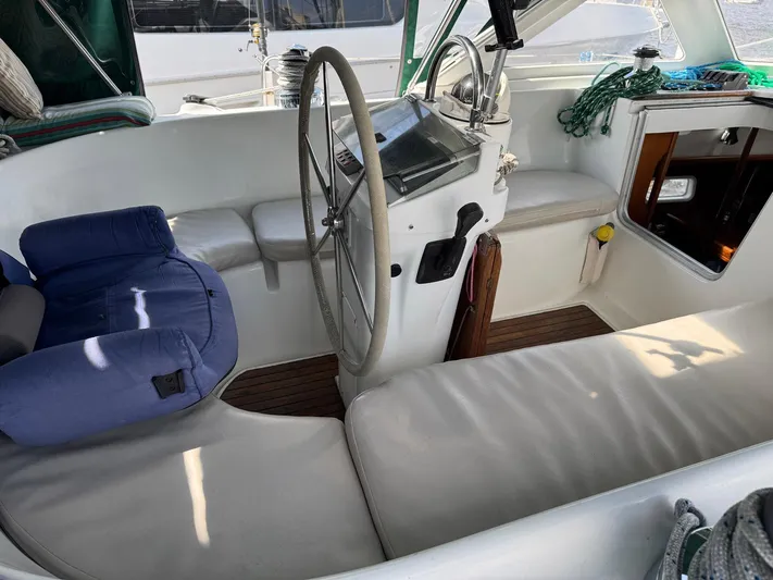 Soundwaves Yacht Photos Pics 