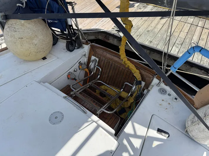 Soundwaves Yacht Photos Pics 