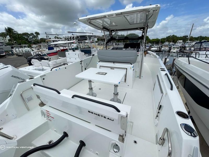 2023 Beneteau America Flyer 9 Spacedeck