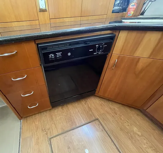 Rudee's Ruckus Yacht Photos Pics GALLEY DISHWASHER