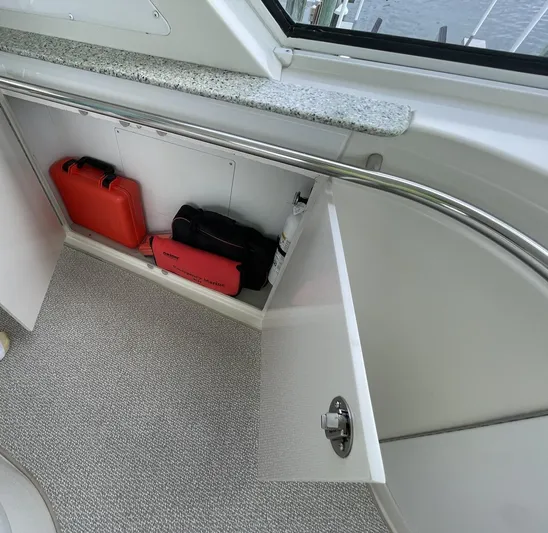 Rudee's Ruckus Yacht Photos Pics UP TO DATE SAFETY EQUIPMENT