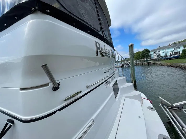 Rudee's Ruckus Yacht Photos Pics TRANSOM GELCOAT GLEAMING!!