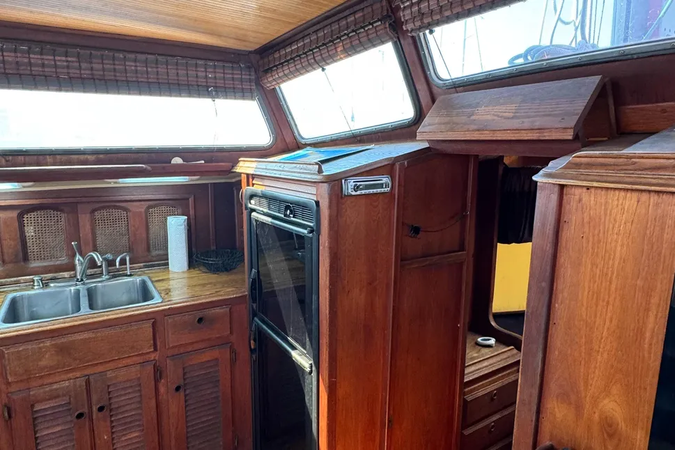 1977 Islander Freeport Ketch Rig Ketch for sale - YachtWorld