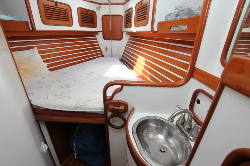 Mystic Chord Yacht Photos Pics Forward cabin