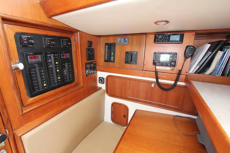 Mystic Chord Yacht Photos Pics Nav instruments