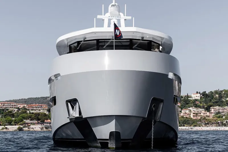 Crossover 27 #1 Yacht Photos Pics 2024 Lynx Crossover 27 yacht on water, front view with coastal background.