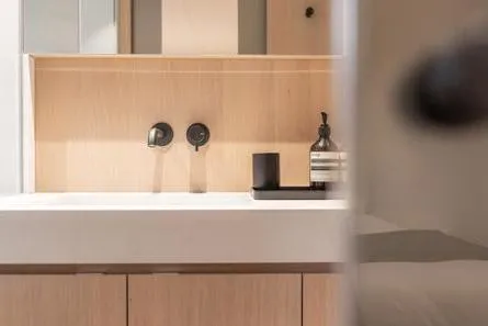 Crossover 27 #1 Yacht Photos Pics Modern bathroom sink with minimalist design in 2024 Lynx Crossover 27.