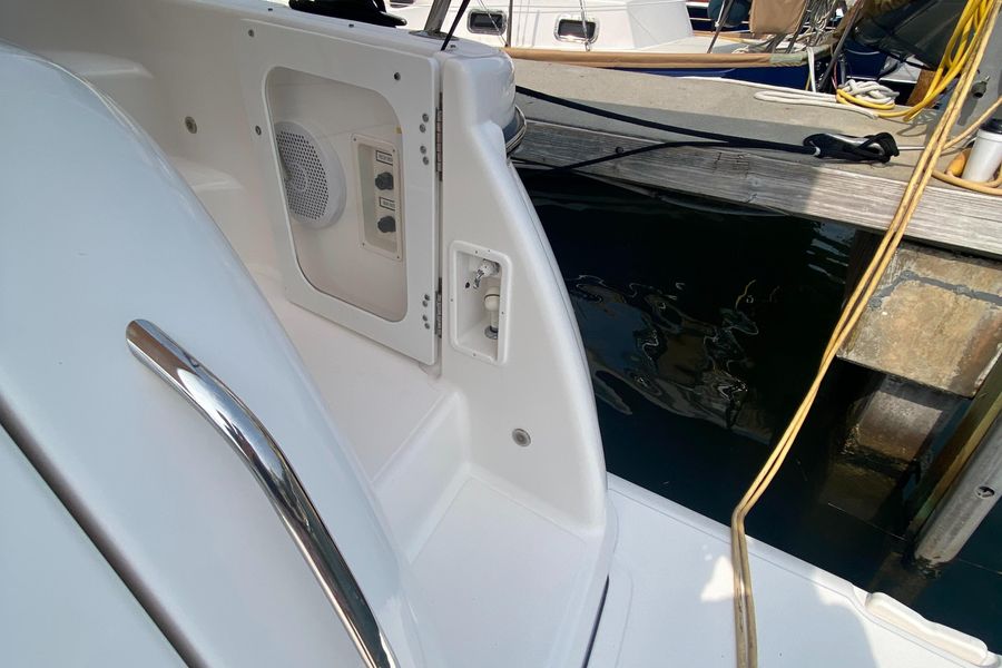 2004 Tiara Yachts 36 Sovran