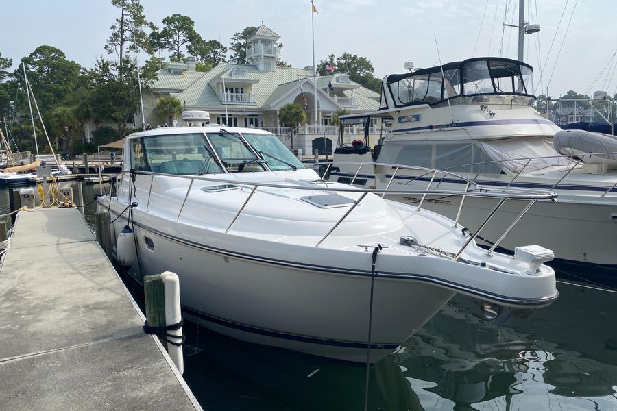 2004 Tiara Yachts 36 Sovran