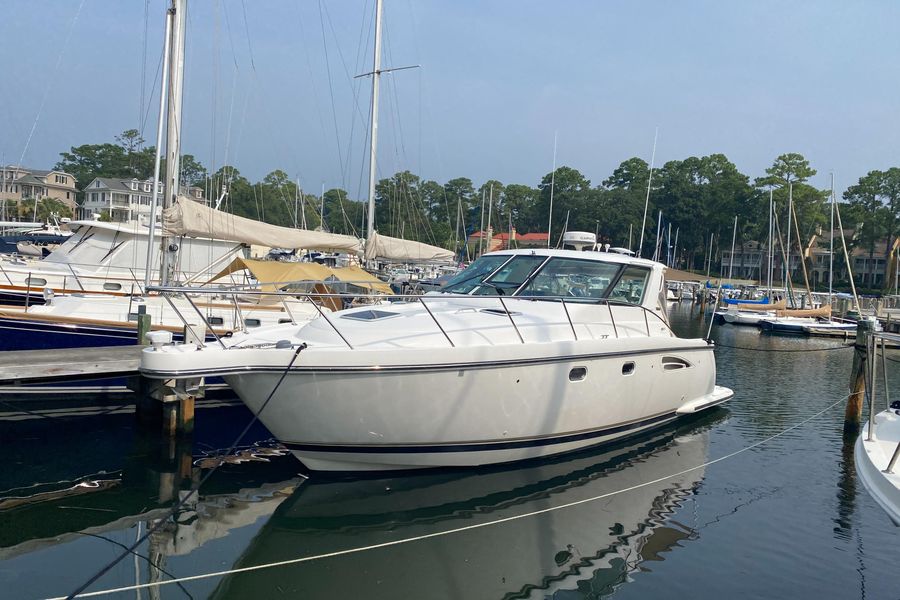 2004 Tiara Yachts 36 Sovran