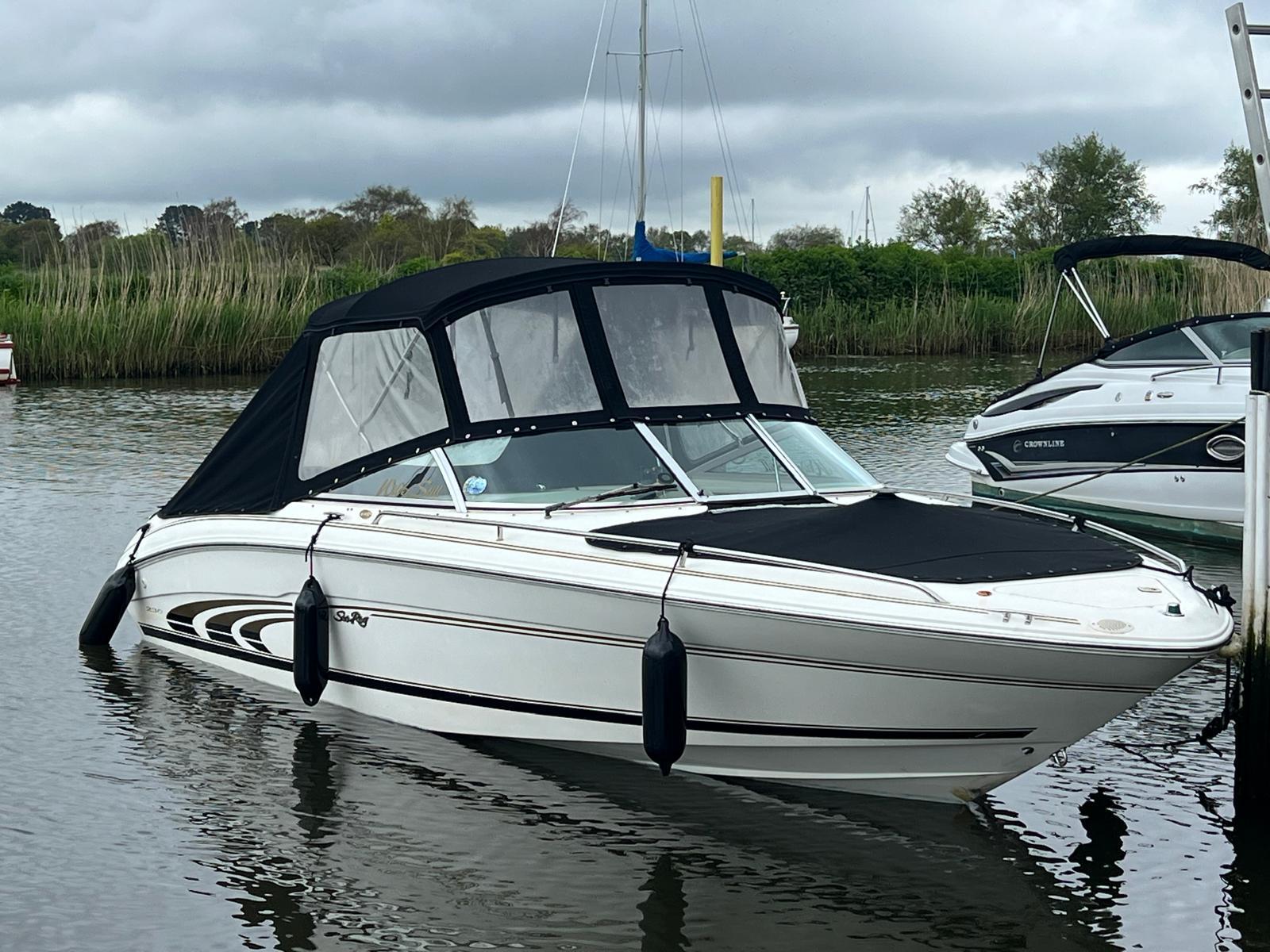 シーレイ230ボウライダー1998、トレーラー格納係留に対応したグレイボートカバー 1998 Sea Ray 185 Bow Rider, Williams Bay United States -