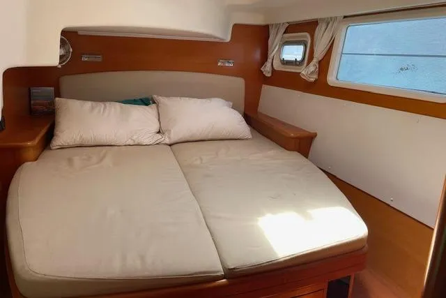  Yacht Photos Pics Lagoon 440 owners version 2007