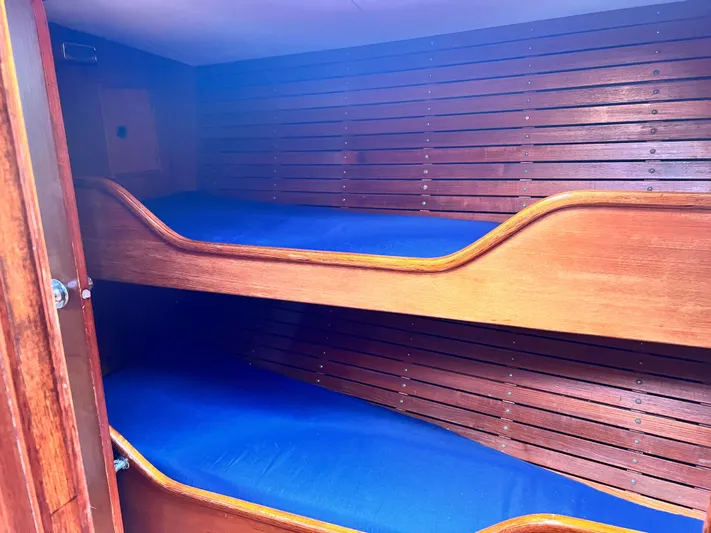 Godspeed Yacht Photos Pics 