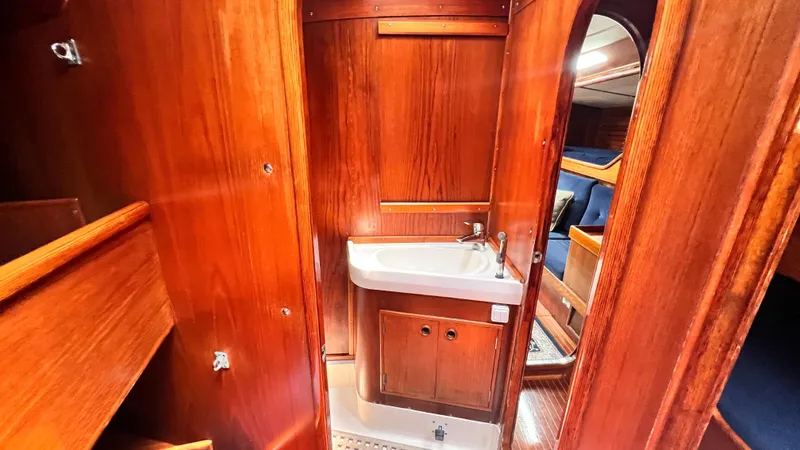 Godspeed Yacht Photos Pics 