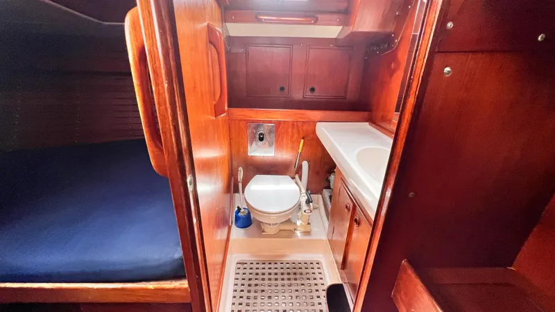 Godspeed Yacht Photos Pics 