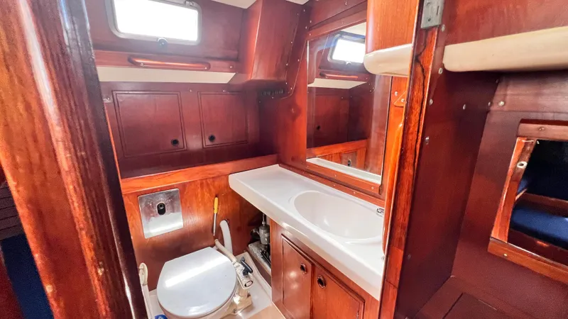 Godspeed Yacht Photos Pics 