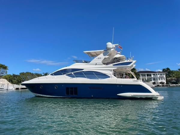2011 Azimut Flybridge Range 53