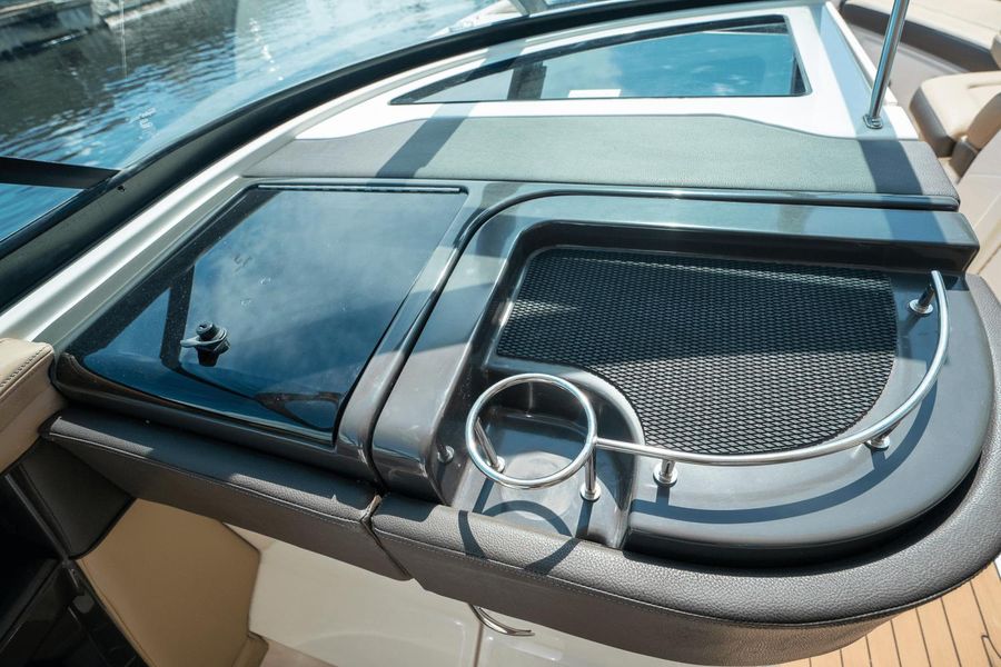 2016 Sea Ray 350 SLX