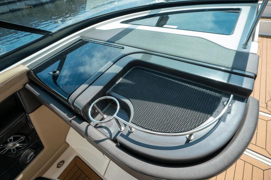 2016 Sea Ray 350 SLX