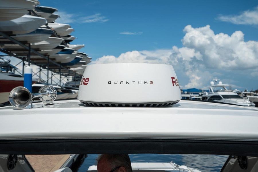 2016 Sea Ray 350 SLX