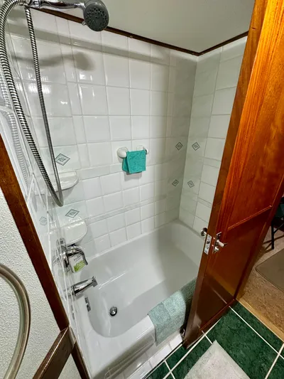 Boatel I Yacht Photos Pics 