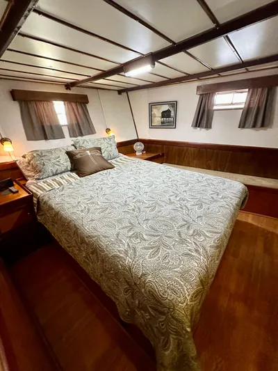 Boatel I Yacht Photos Pics 