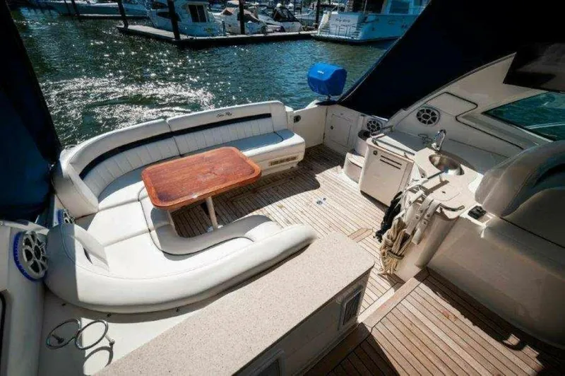  Yacht Photos Pics 2010 Sea Ray Sundancer 500 - Image 6