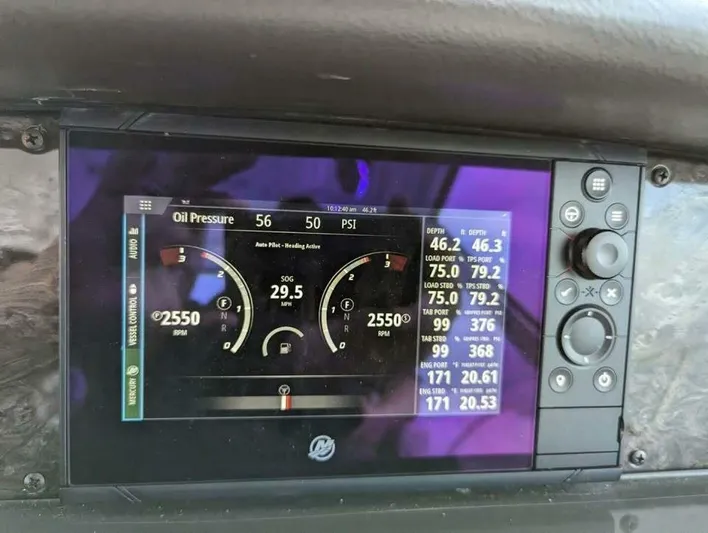  Yacht Photos Pics 2010 Sea Ray Sundancer 500 - Image 17