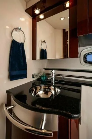  Yacht Photos Pics 2010 Sea Ray Sundancer 500 - Image 43