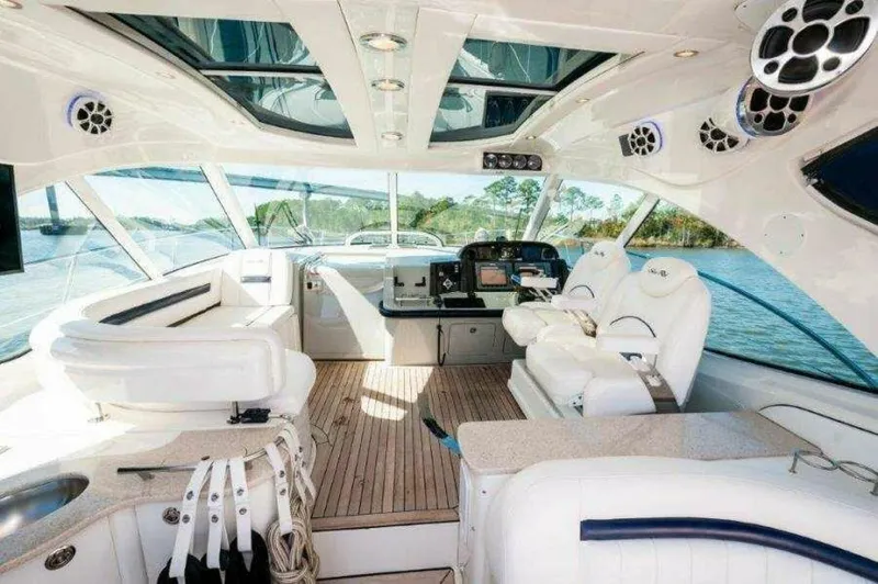  Yacht Photos Pics 2010 Sea Ray Sundancer 500 - Image 3