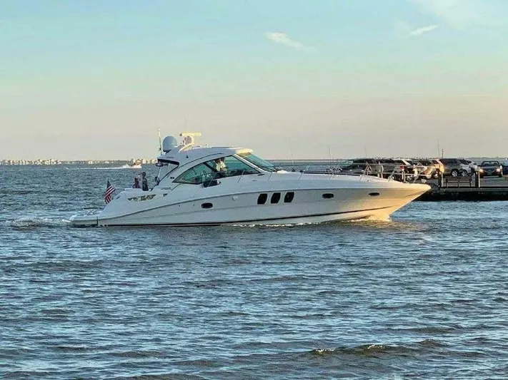  Yacht Photos Pics 2010 Sea Ray Sundancer 500 - Image 1
