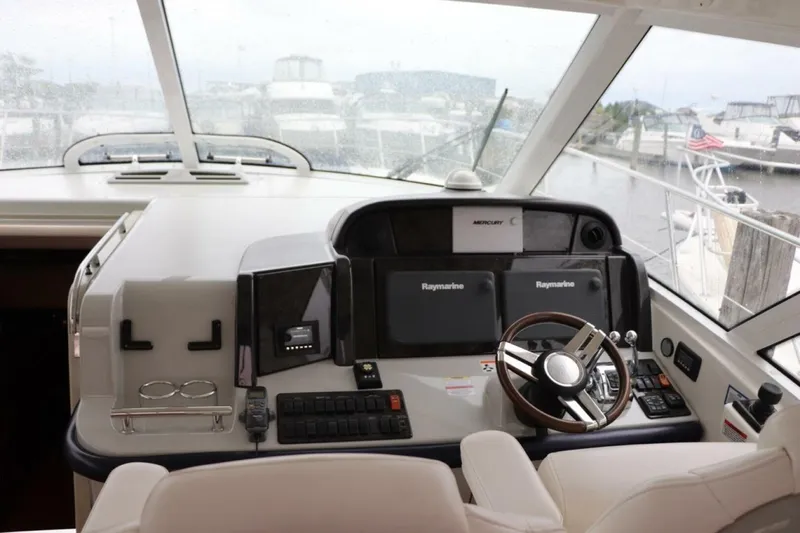  Yacht Photos Pics 2010 Sea Ray Sundancer 500 - Image 16