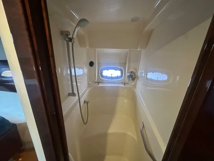  Yacht Photos Pics 2010 Sea Ray Sundancer 500 - Image 44